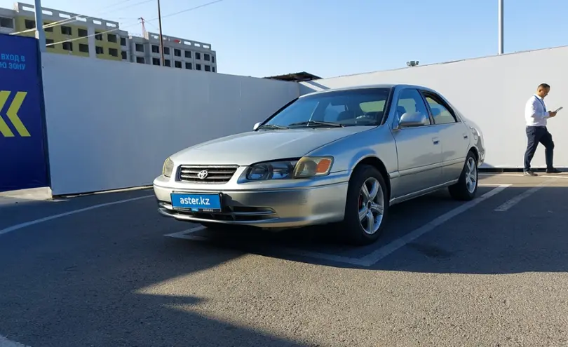 Toyota Camry 2000 года за 3 200 000 тг. в Алматы