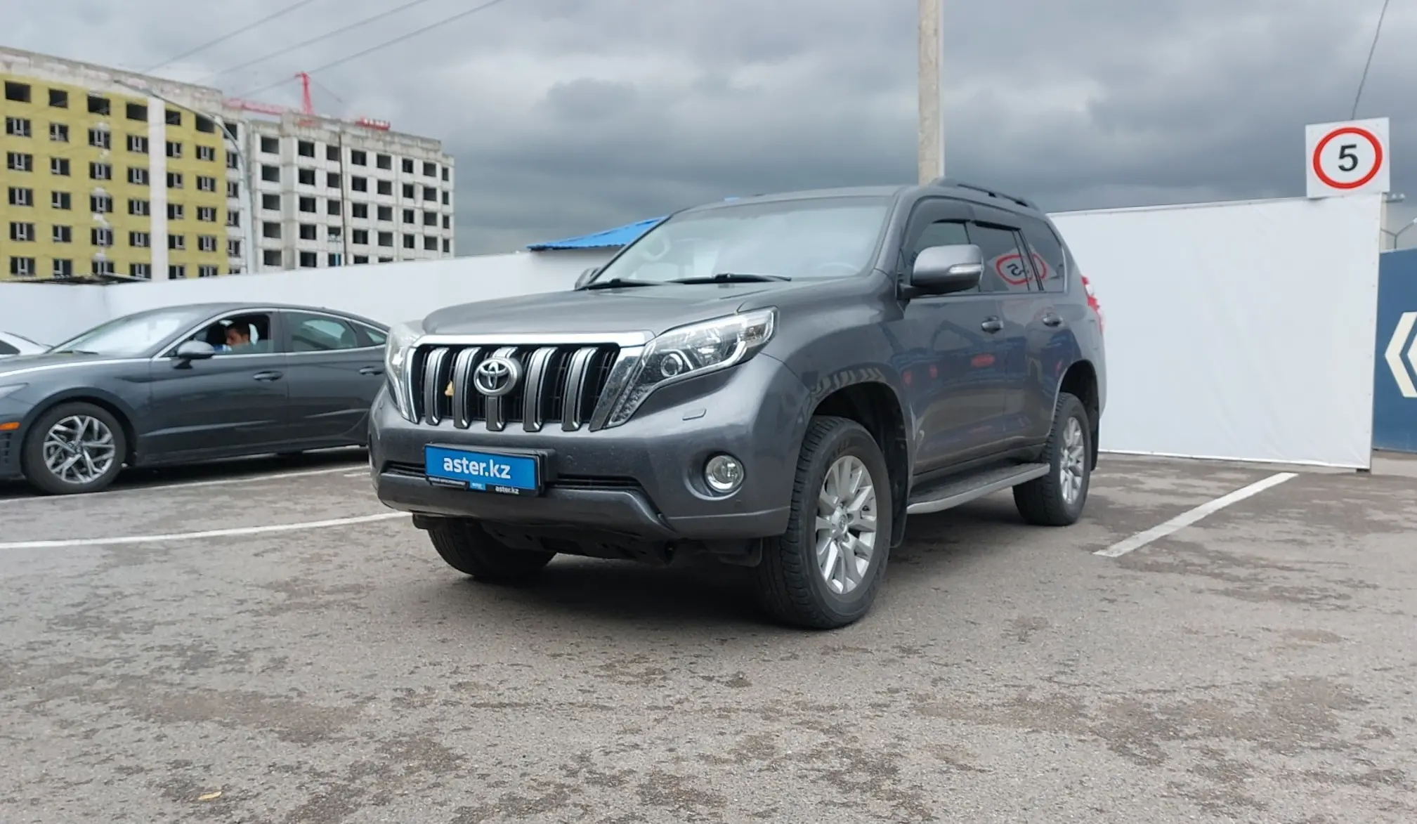 Toyota Land Cruiser Prado 2014