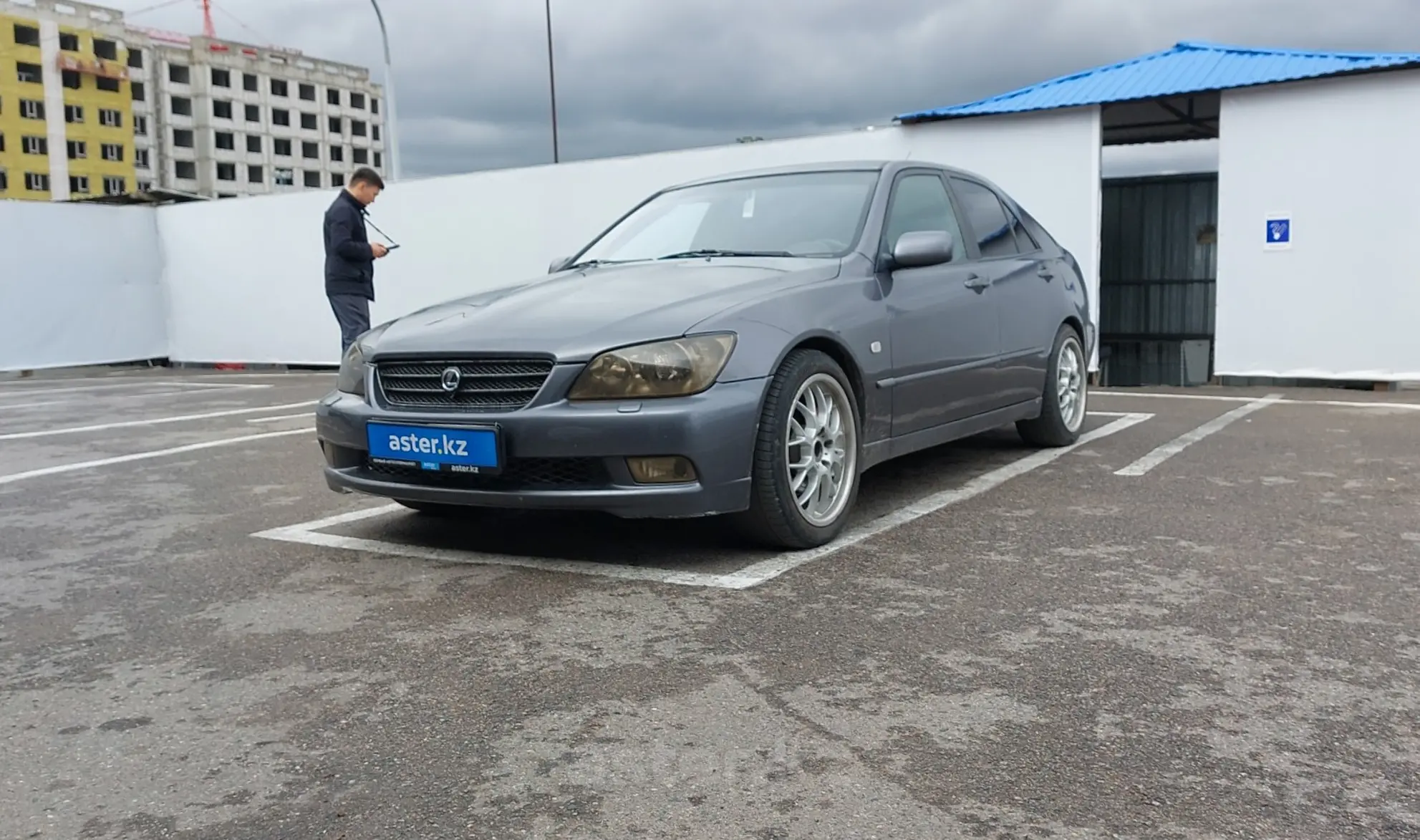 Lexus IS 2000