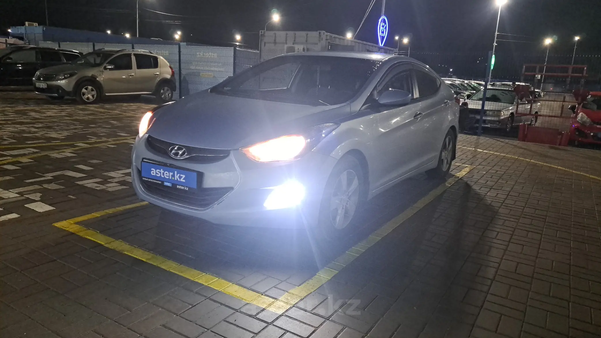 Hyundai Elantra 2012