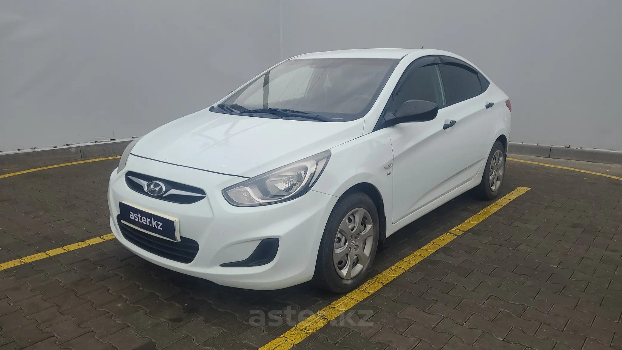 Hyundai Accent 2013