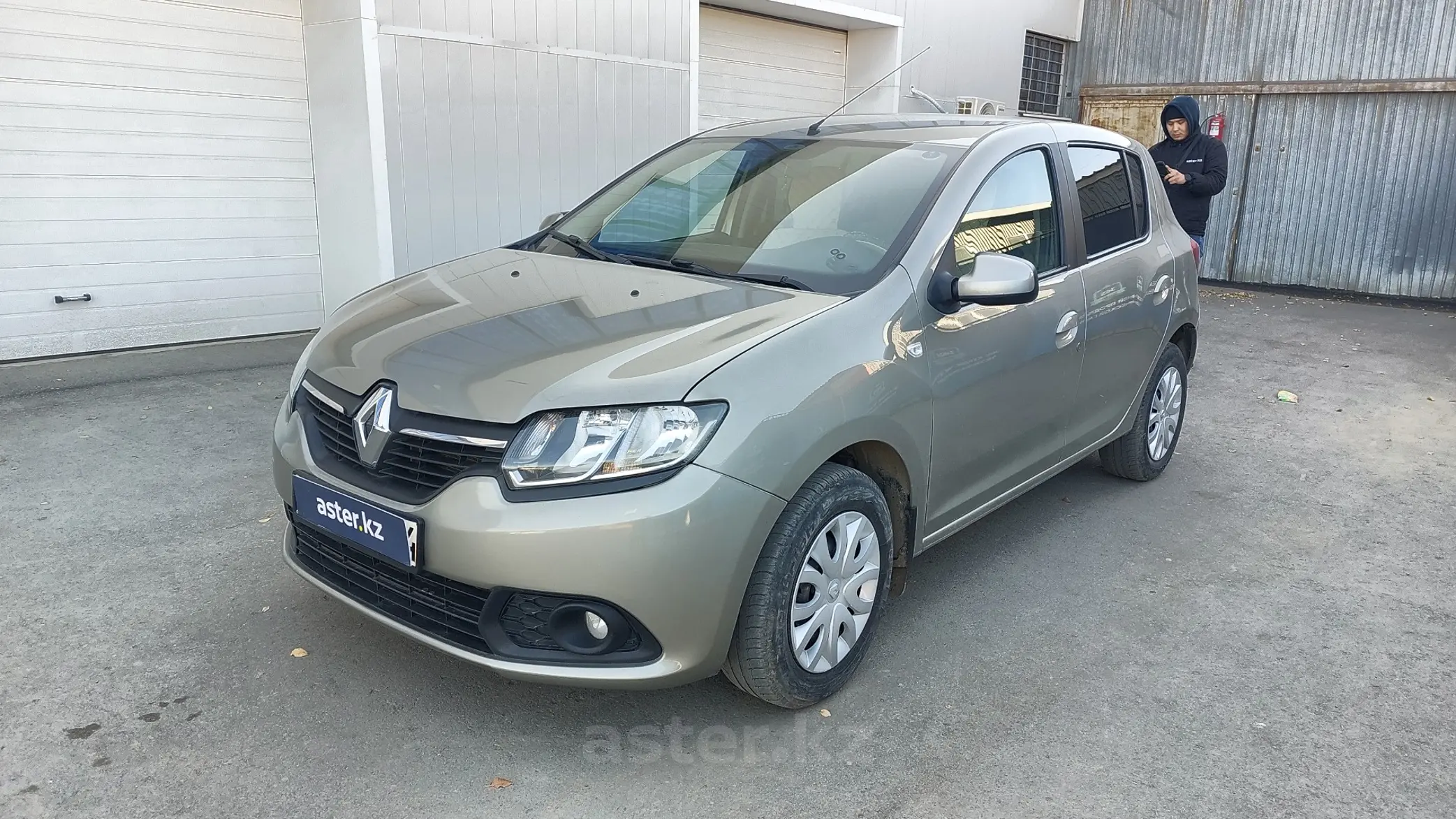 Renault Sandero 2015