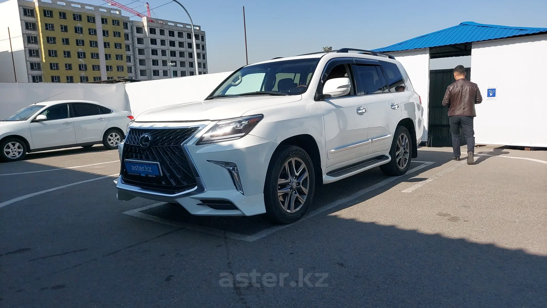 Lexus LX 2015