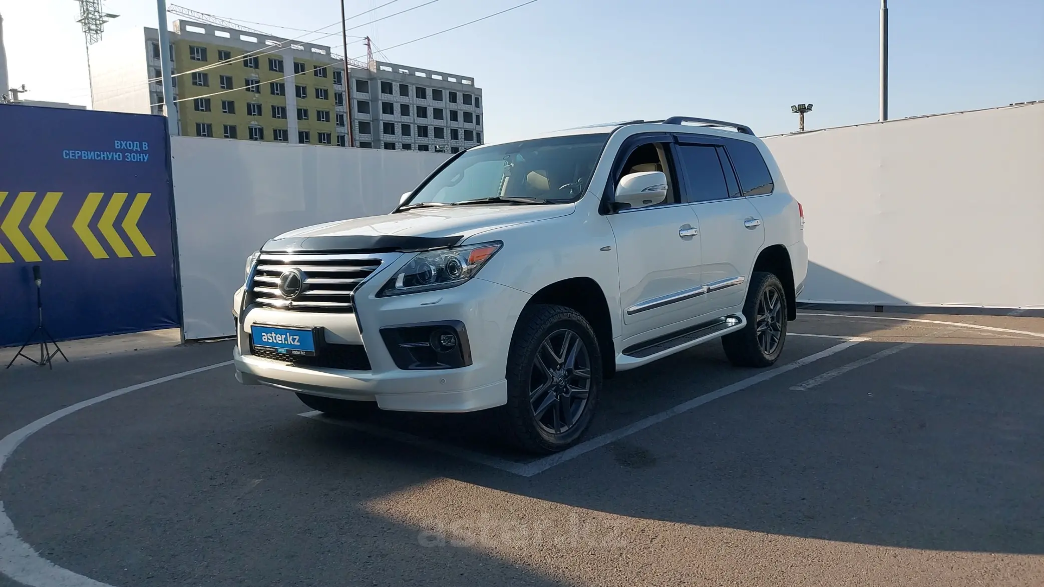 Lexus LX 2008