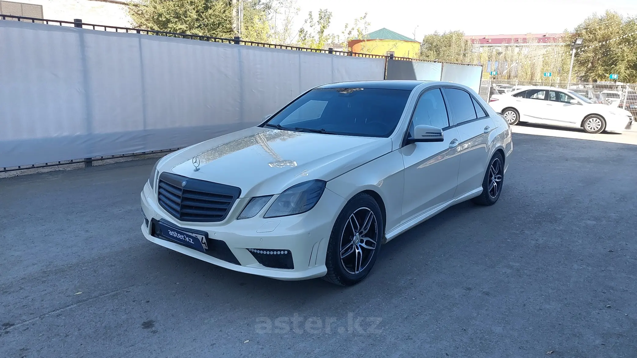 Mercedes-Benz E-Класс 2011