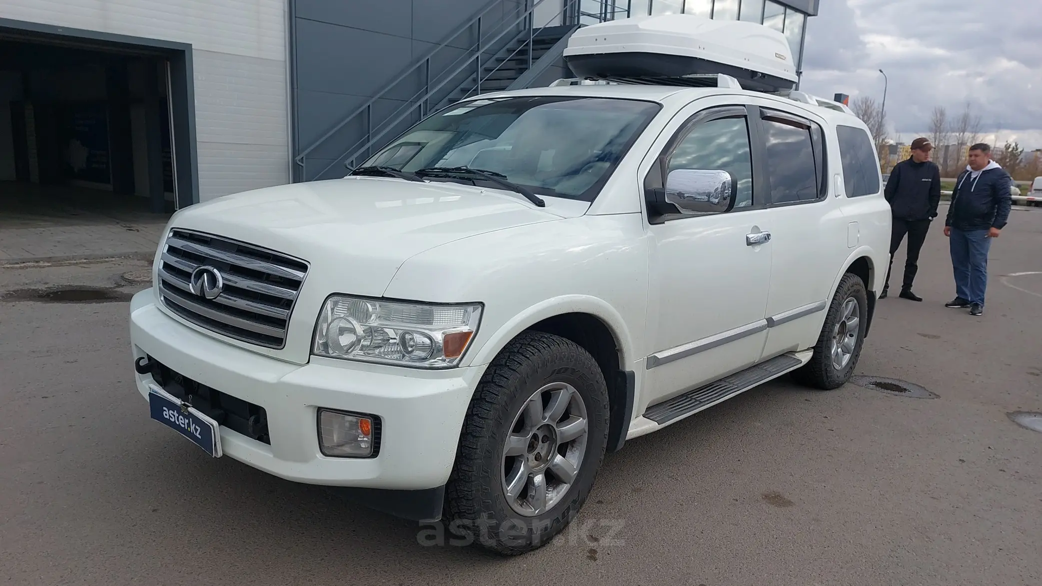 Infiniti QX56 2004