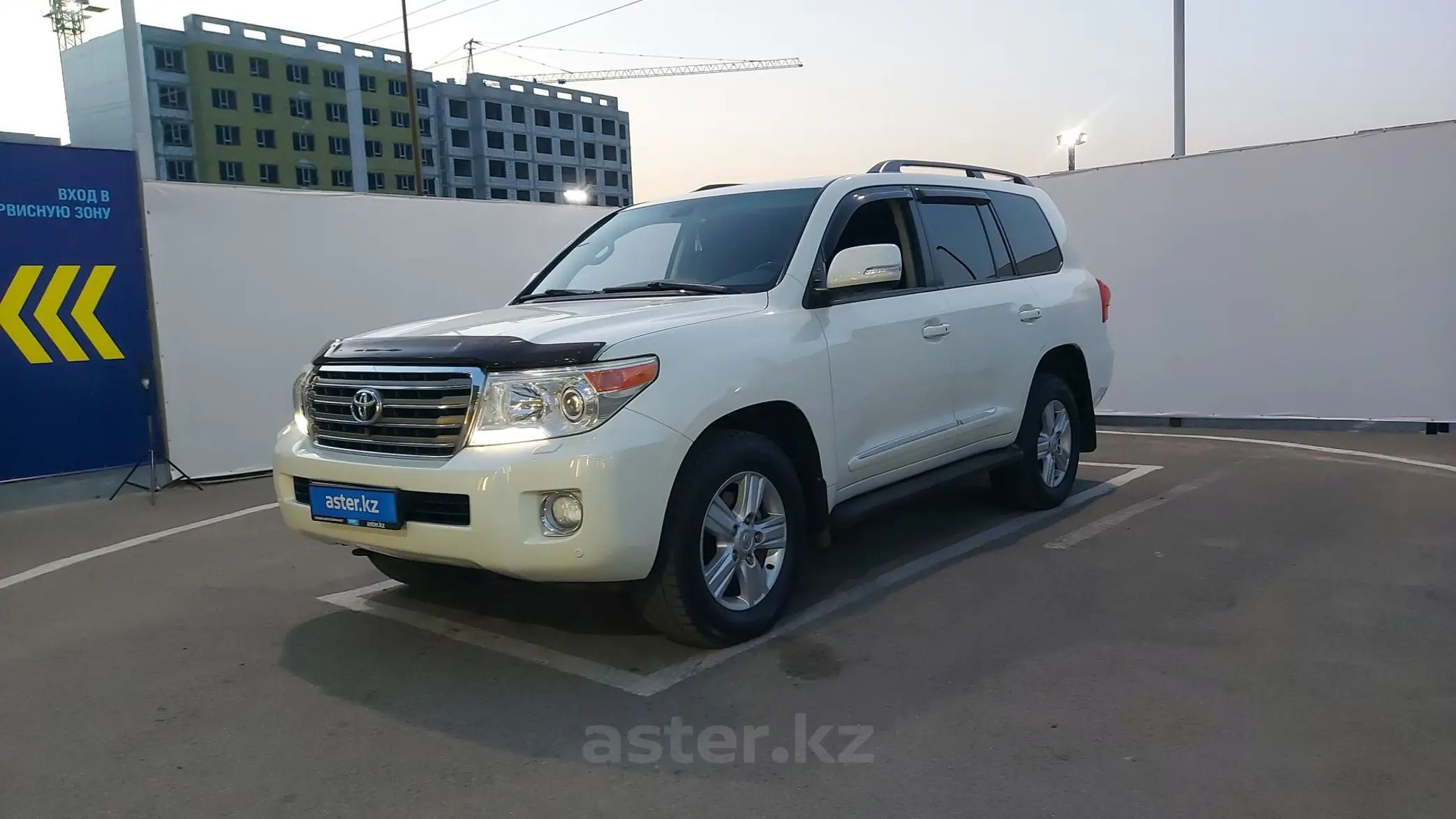 Toyota Land Cruiser 2012