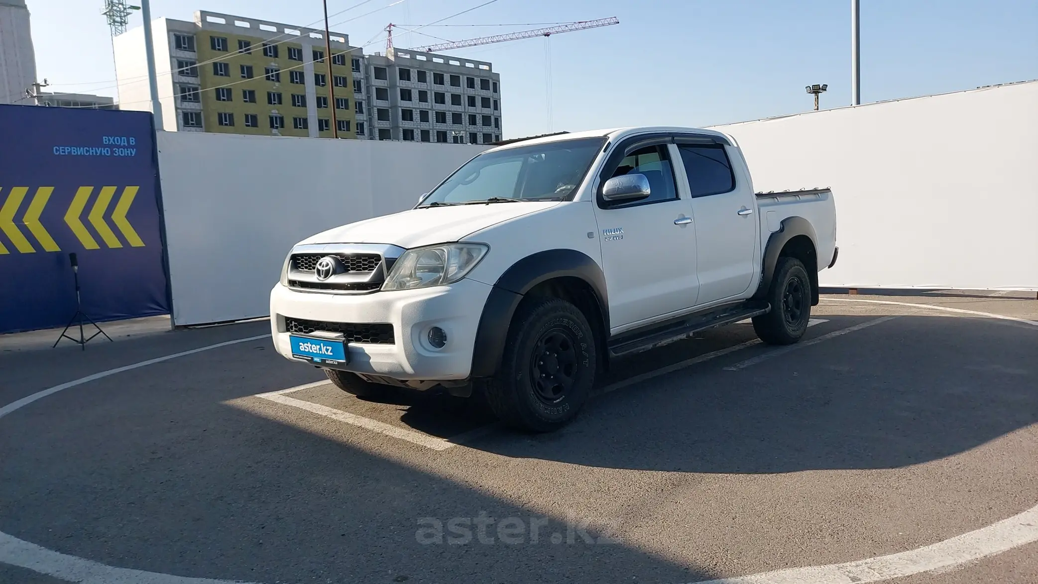 Hilux бензин