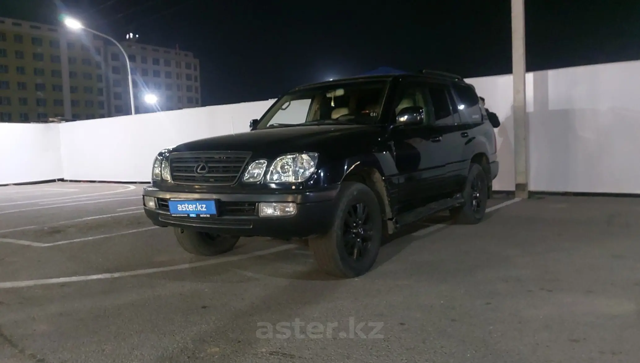 Lexus LX 2005