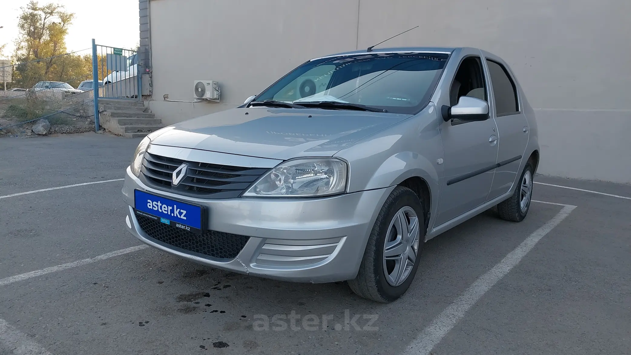 Renault Logan 2013