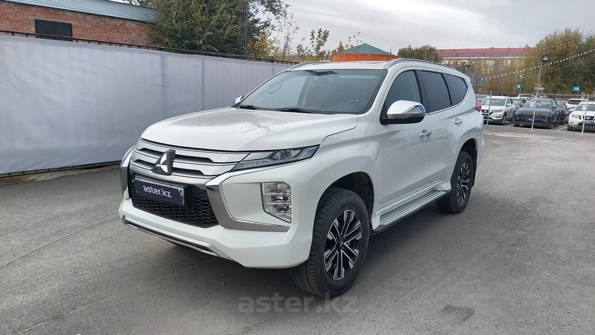 Mitsubishi Montero Sport 2023