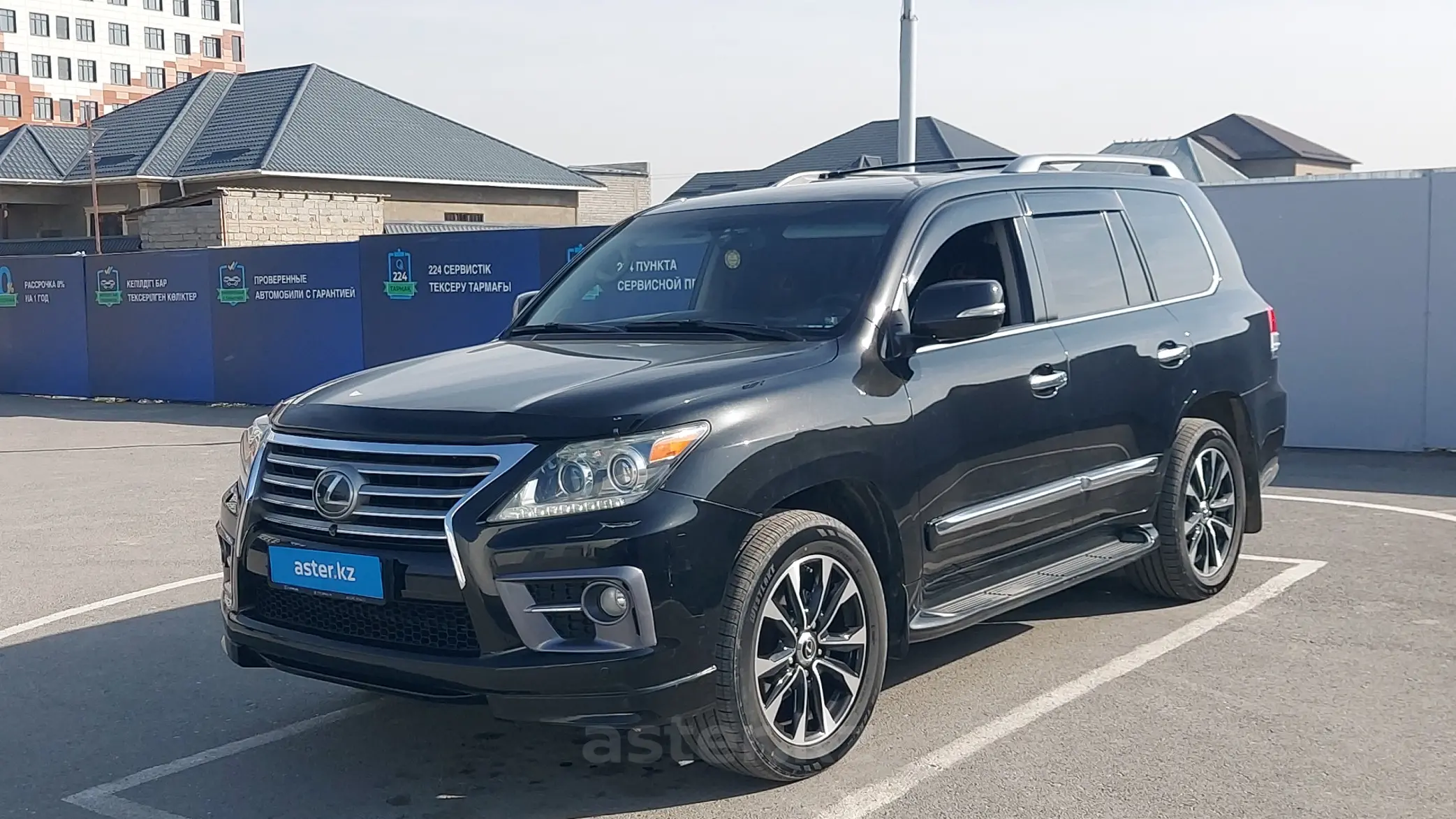 Lexus LX 2012