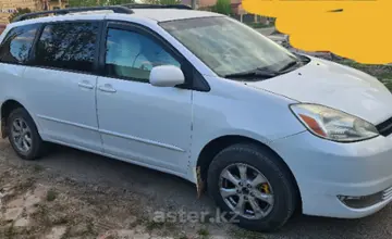 Toyota Sienna 2004