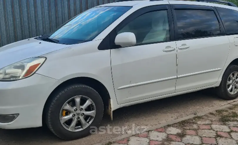 Toyota Sienna 2004 года за 8 000 000 тг. в Астана