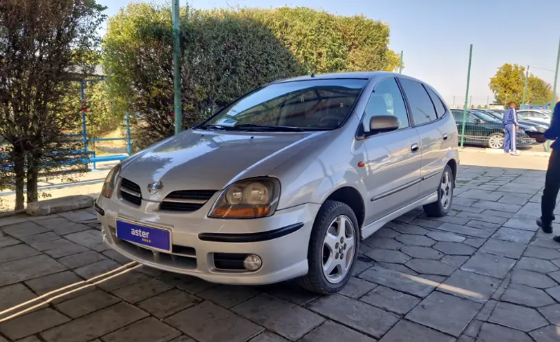 Nissan Almera Tino 2004