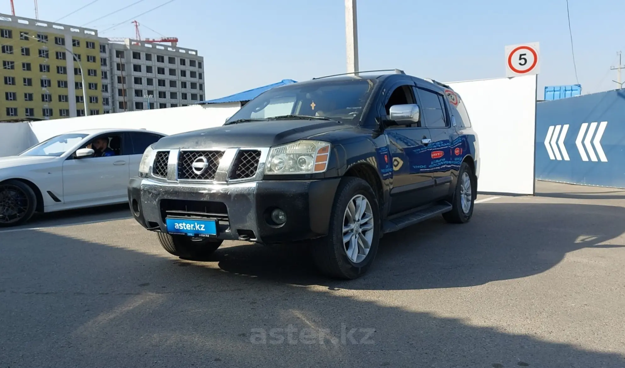 Nissan Armada 2004