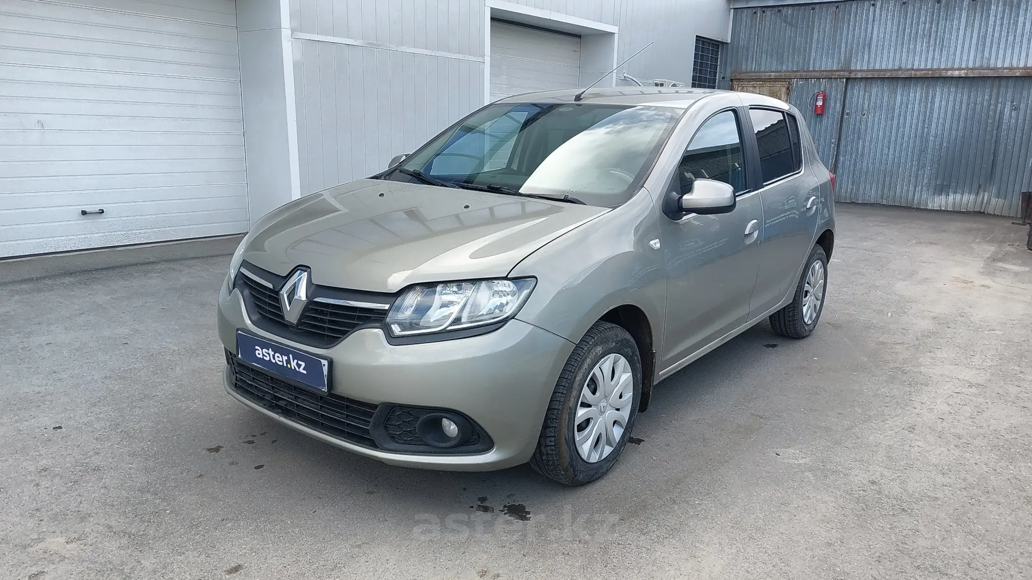 Renault Sandero 2015