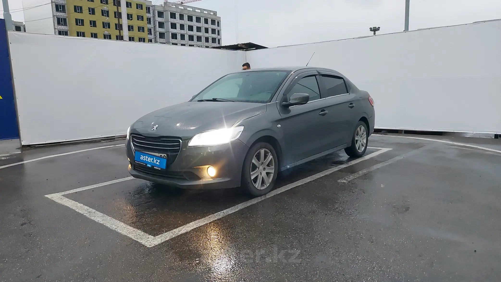 Peugeot 301 2014