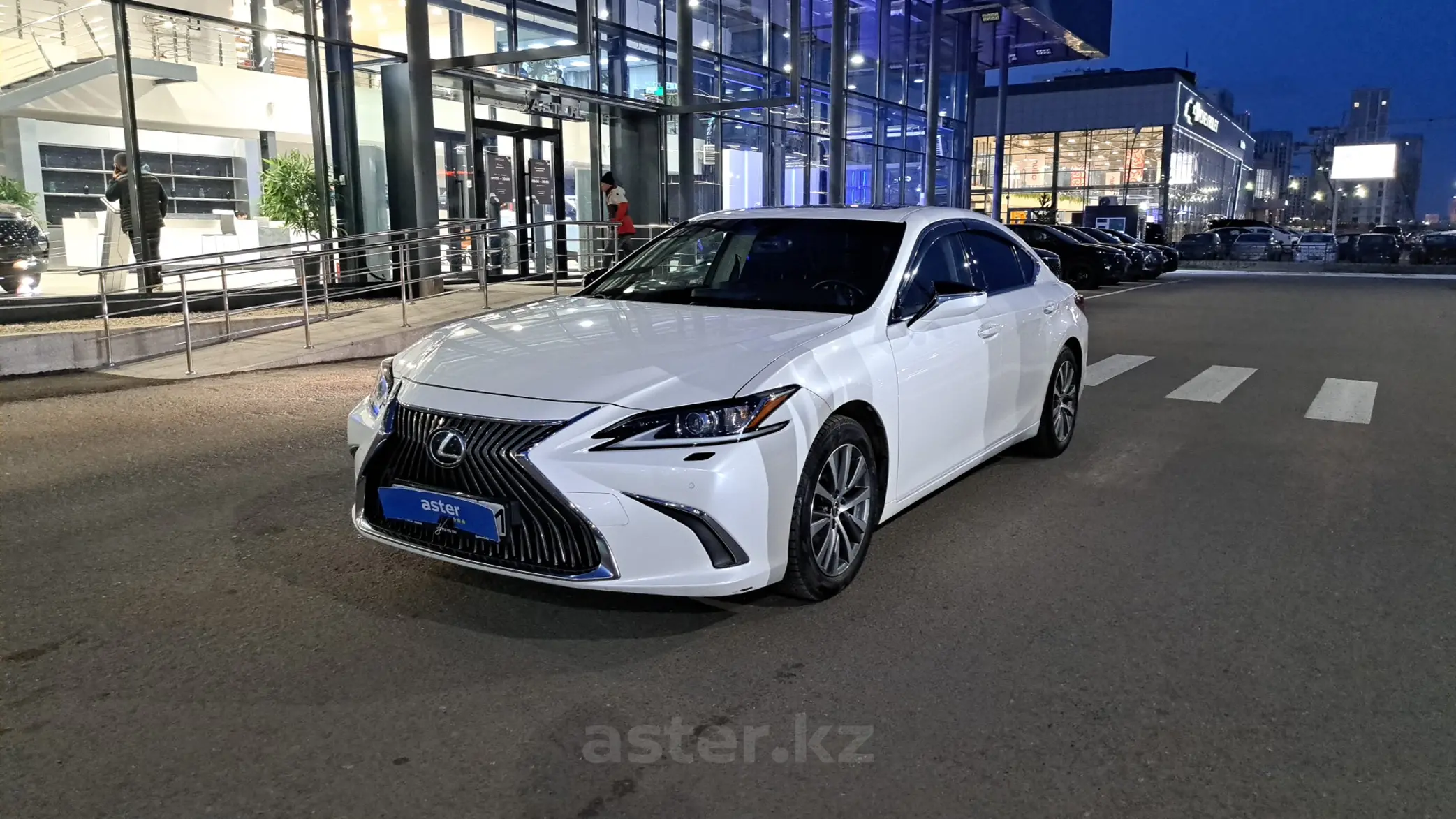 Lexus ES 2019