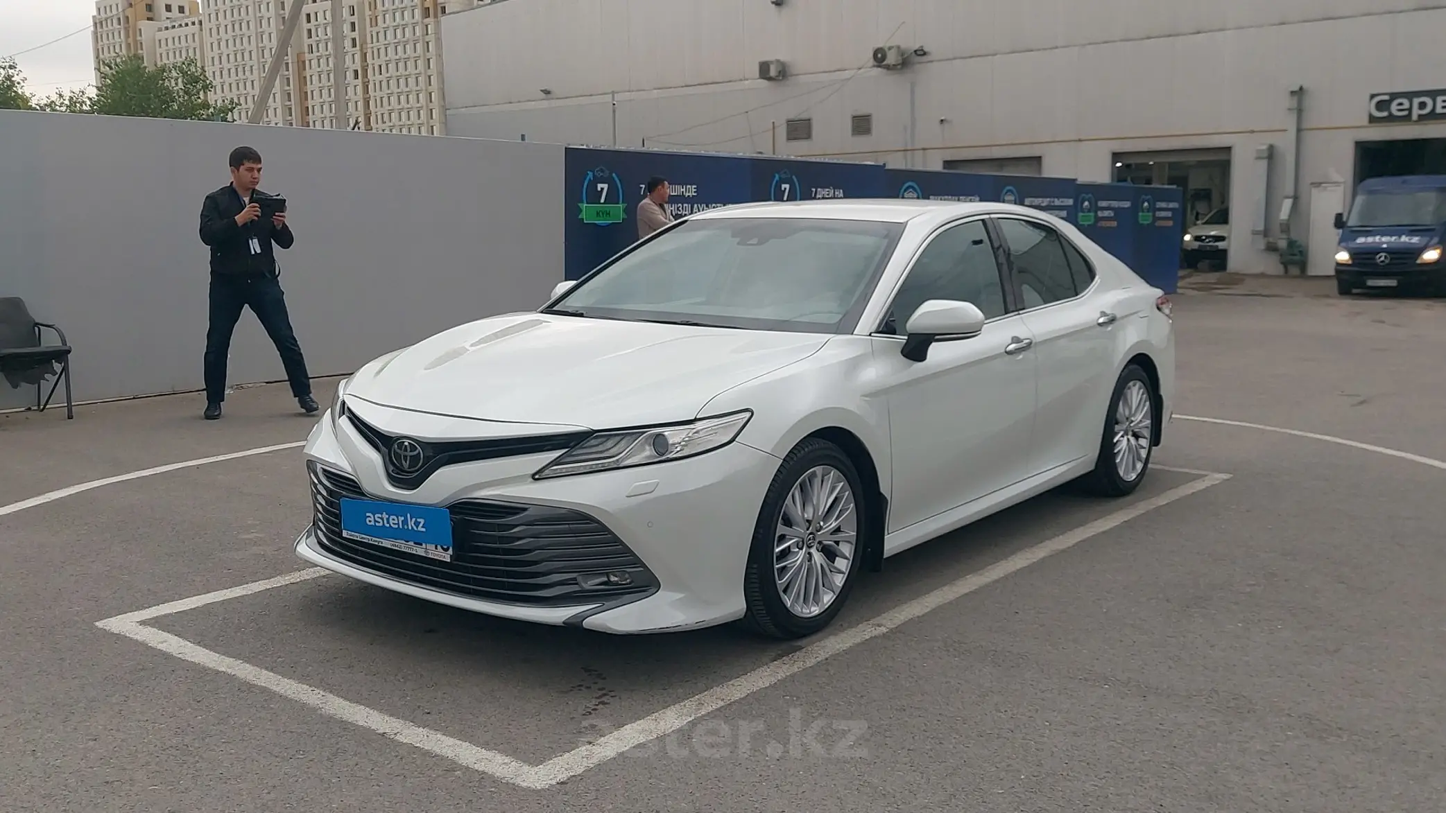 Toyota Camry 2019