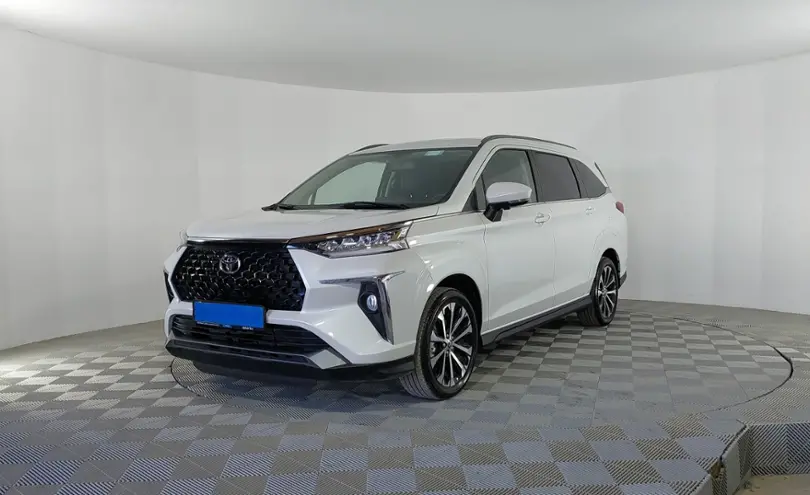 Toyota Veloz 2023 года за 14 737 000 тг. в Актау