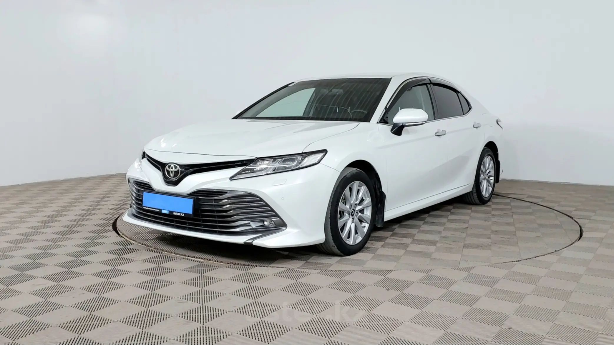 Toyota Camry 2019