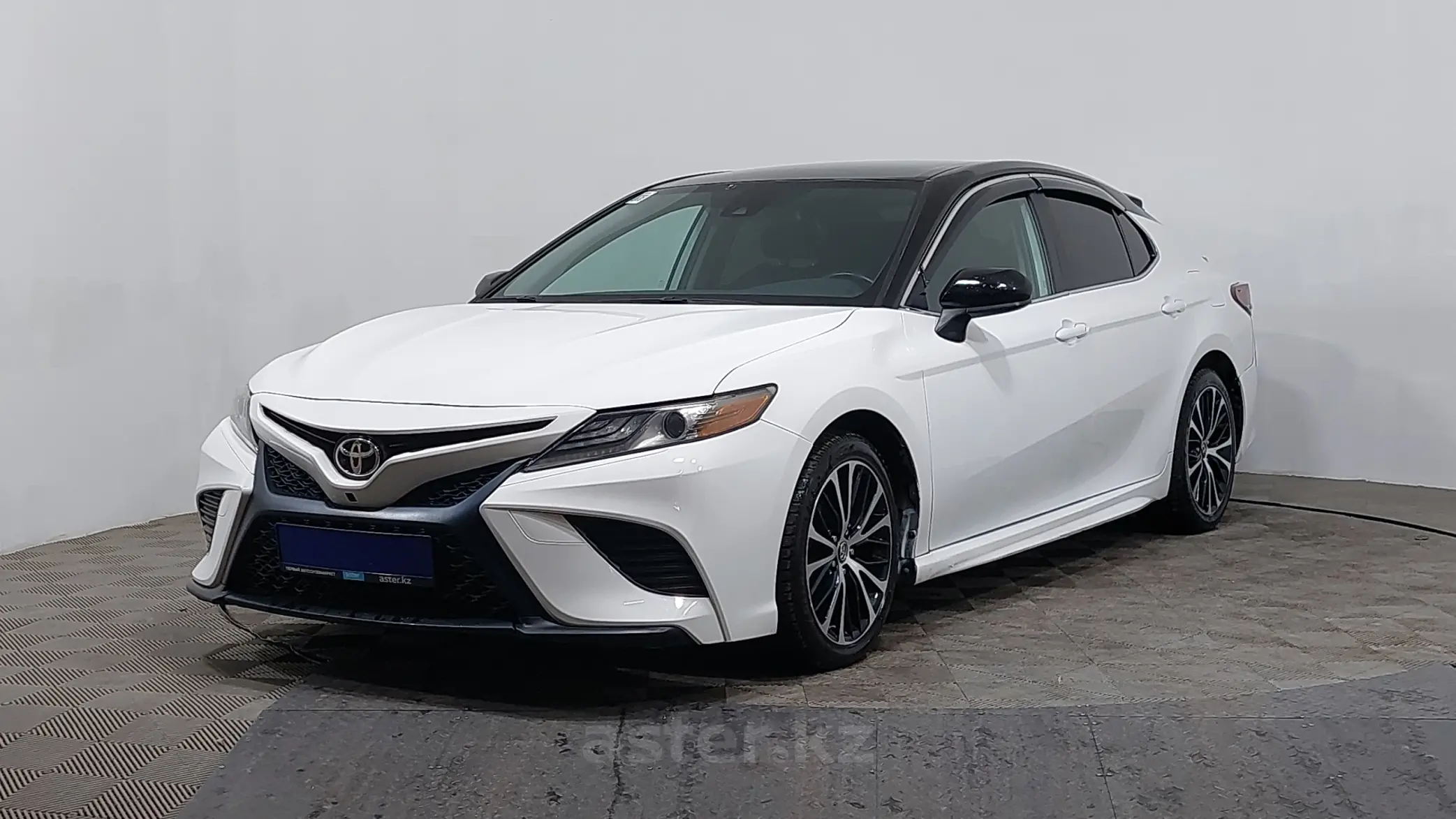 Toyota Camry 2019