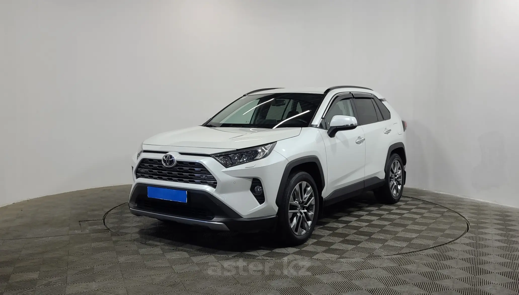 Купить Toyota RAV4 2020 года в Алматы, цена 15990000 тенге. Продажа Toyota  RAV4 в Алматы - Aster.kz. №273635