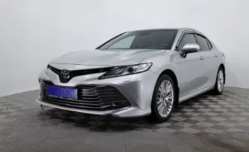 Toyota Camry 2018 года за 16 790 000 тг. в Астана