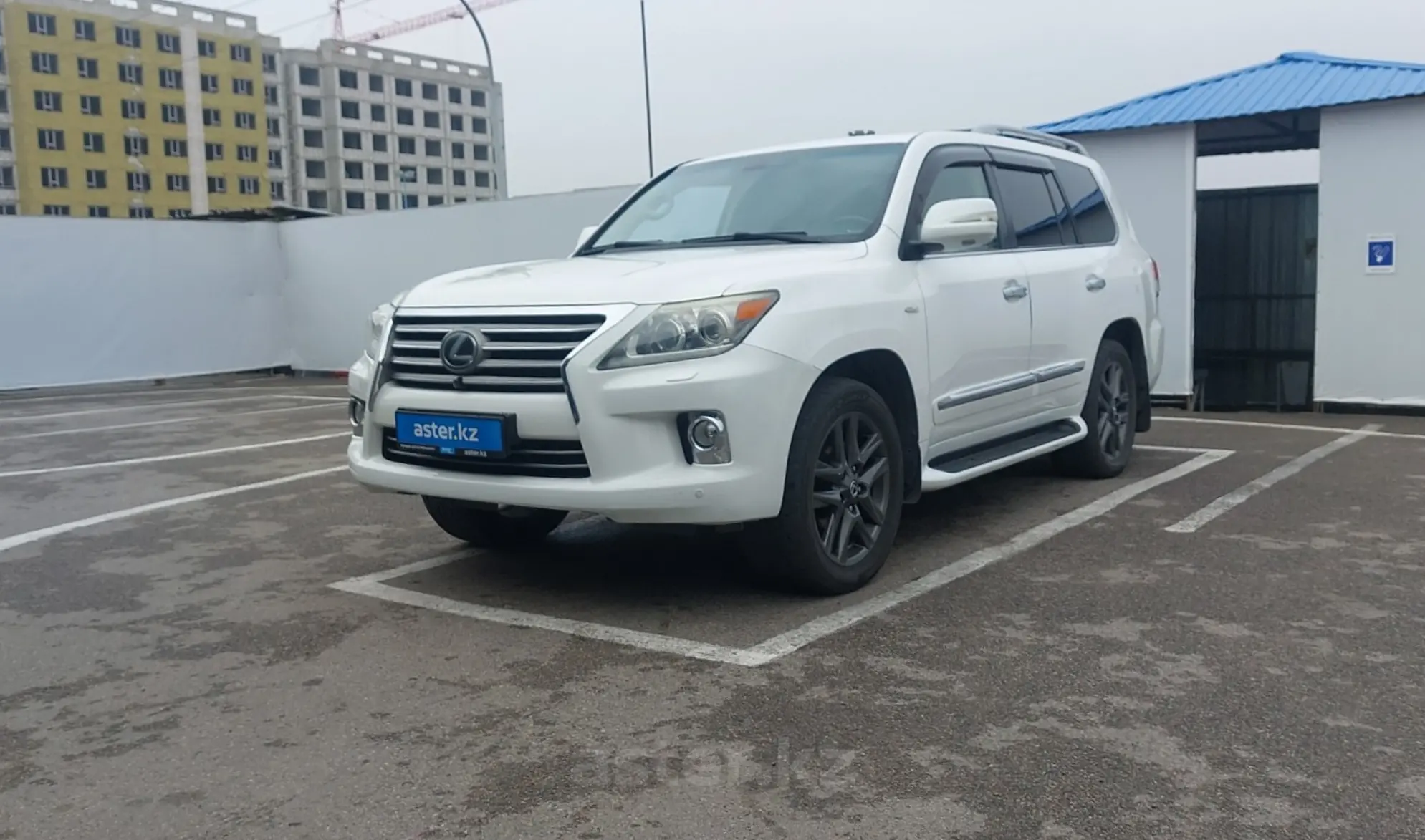 Lexus LX 2008