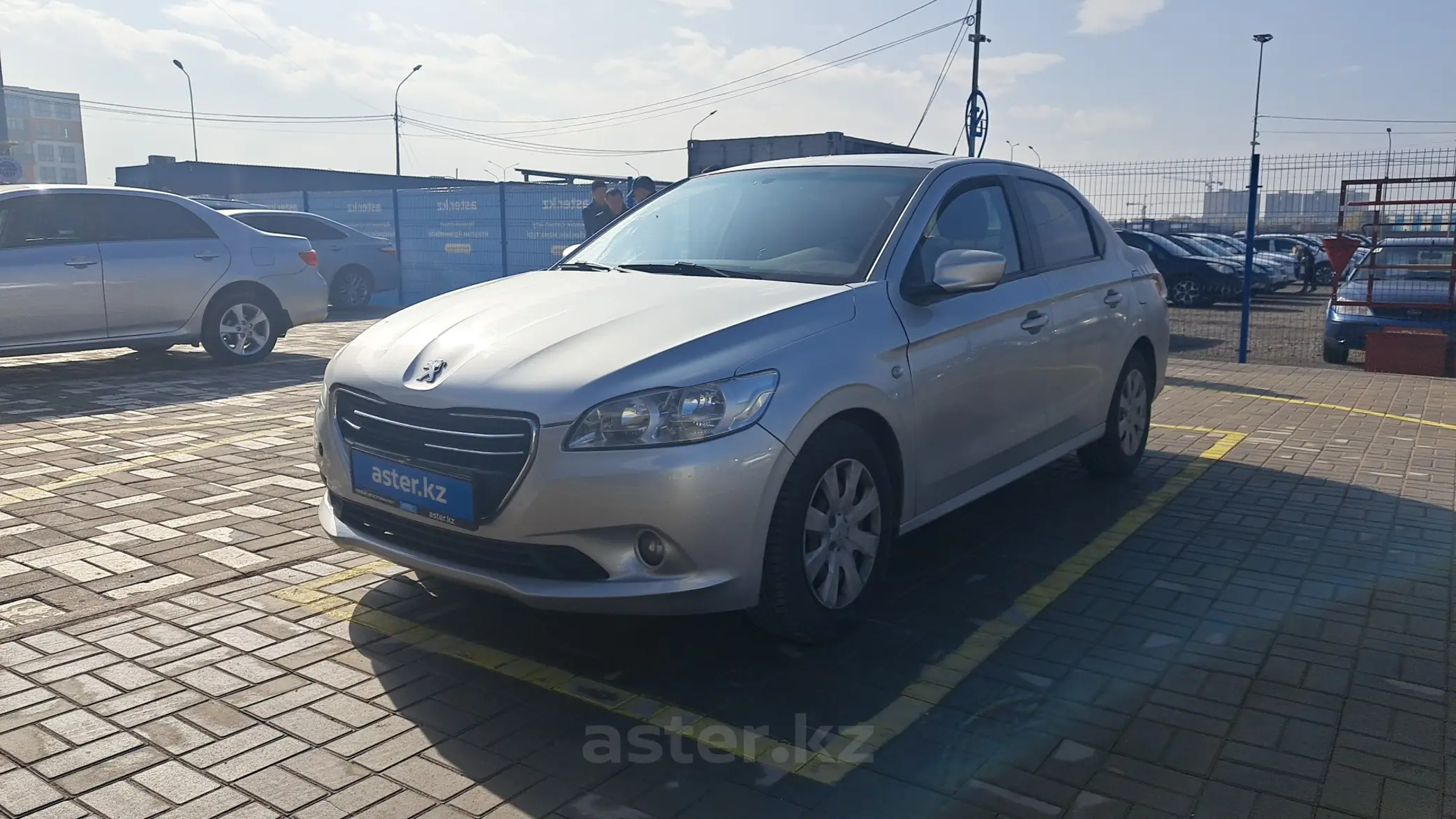 Peugeot 301 2016