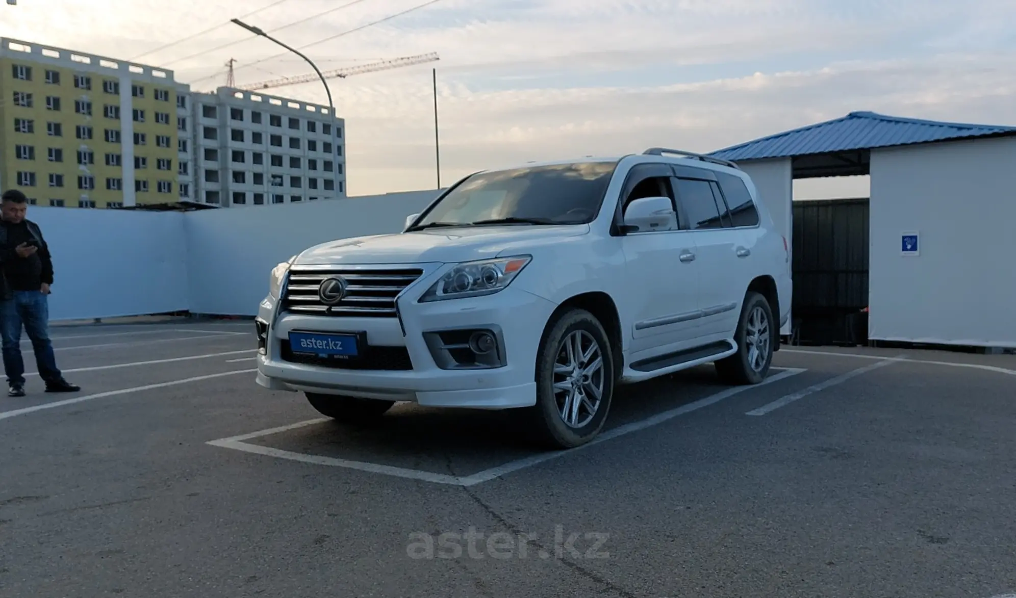 Lexus LX 2009