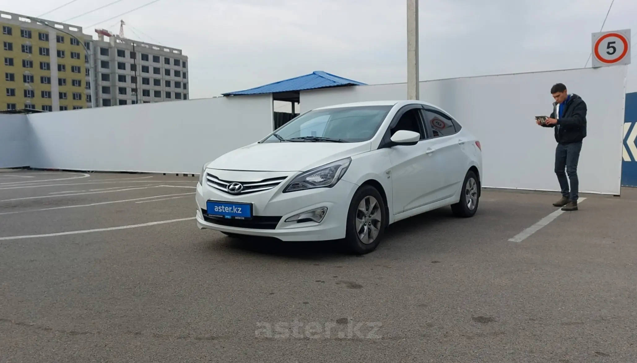 Hyundai Accent 2015