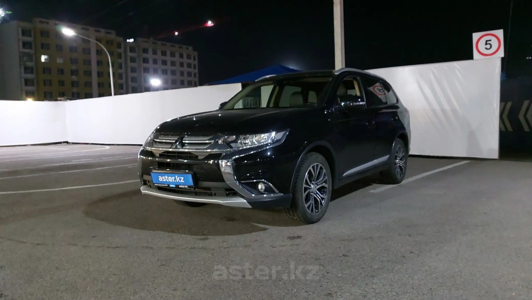 Mitsubishi Outlander 2015