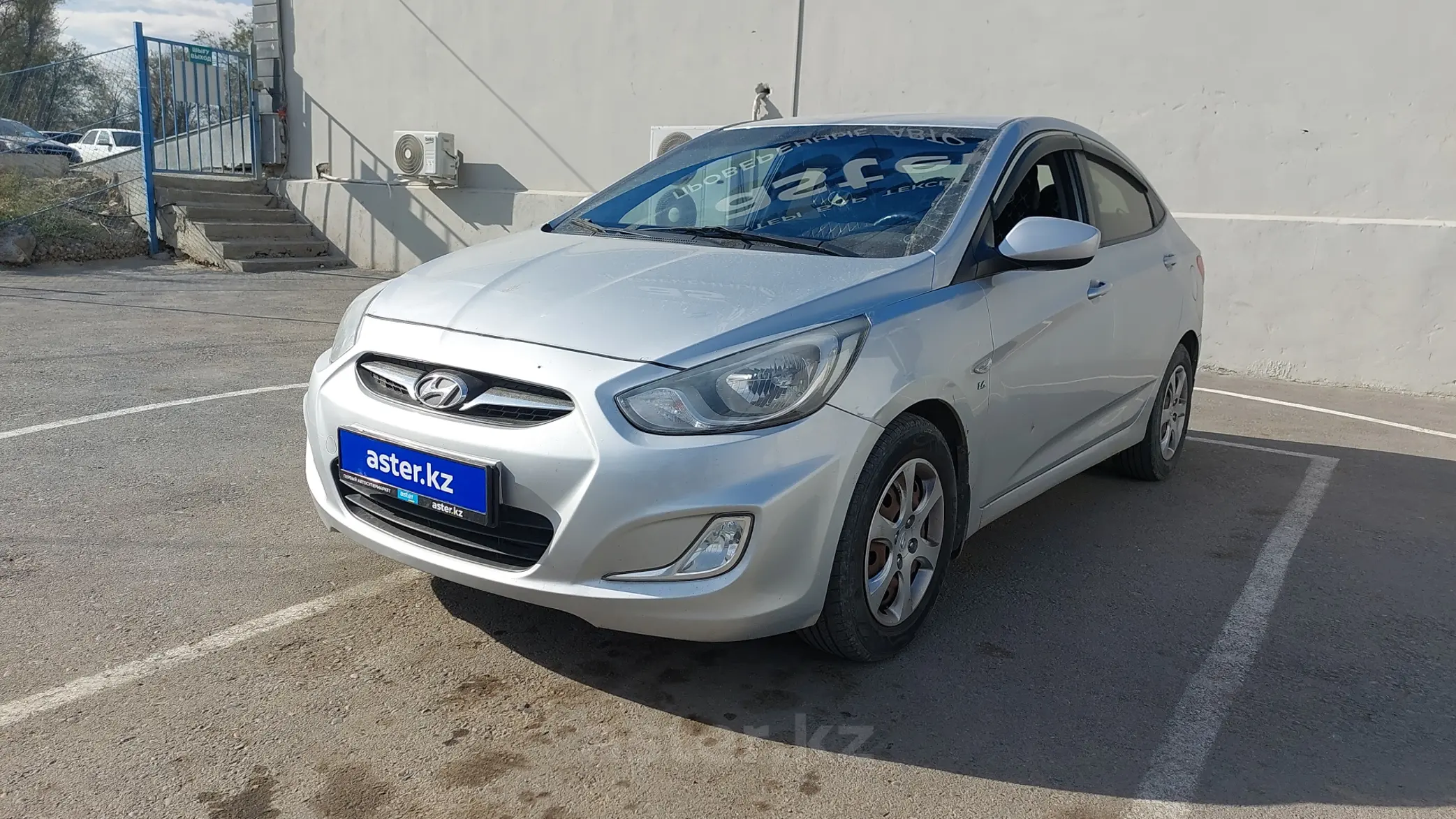 Hyundai Accent 2013