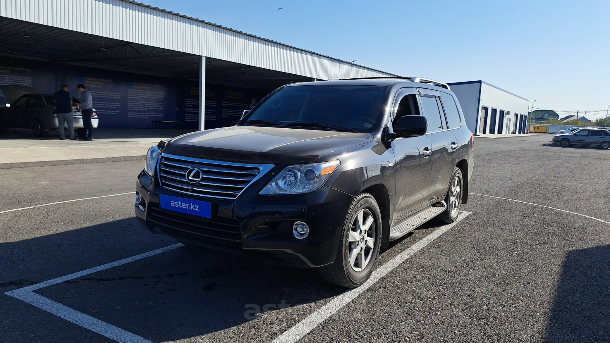 Lexus LX 2011