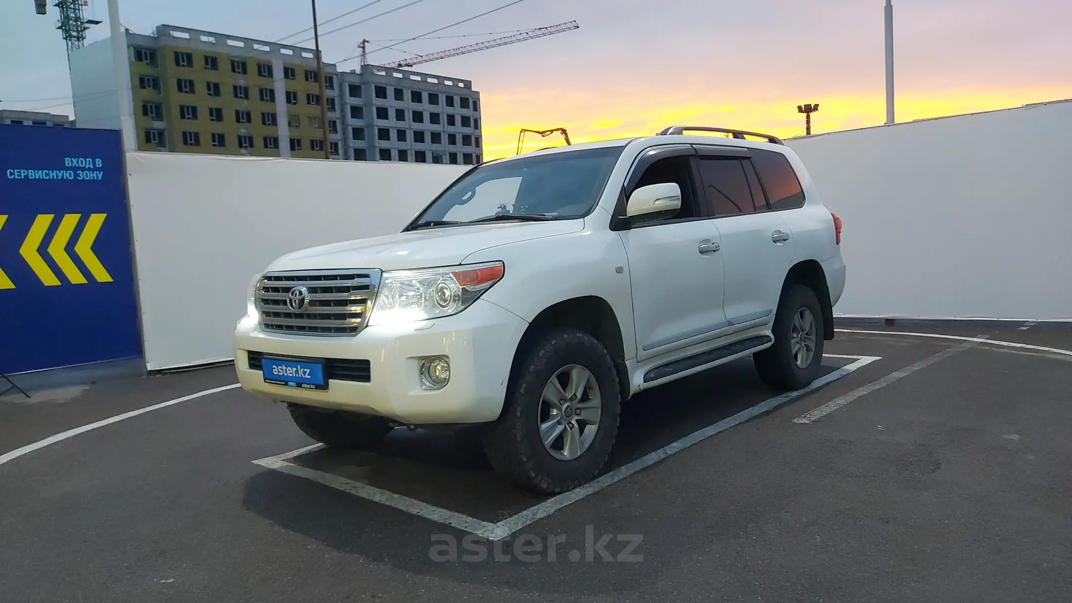 Toyota Land Cruiser 2011