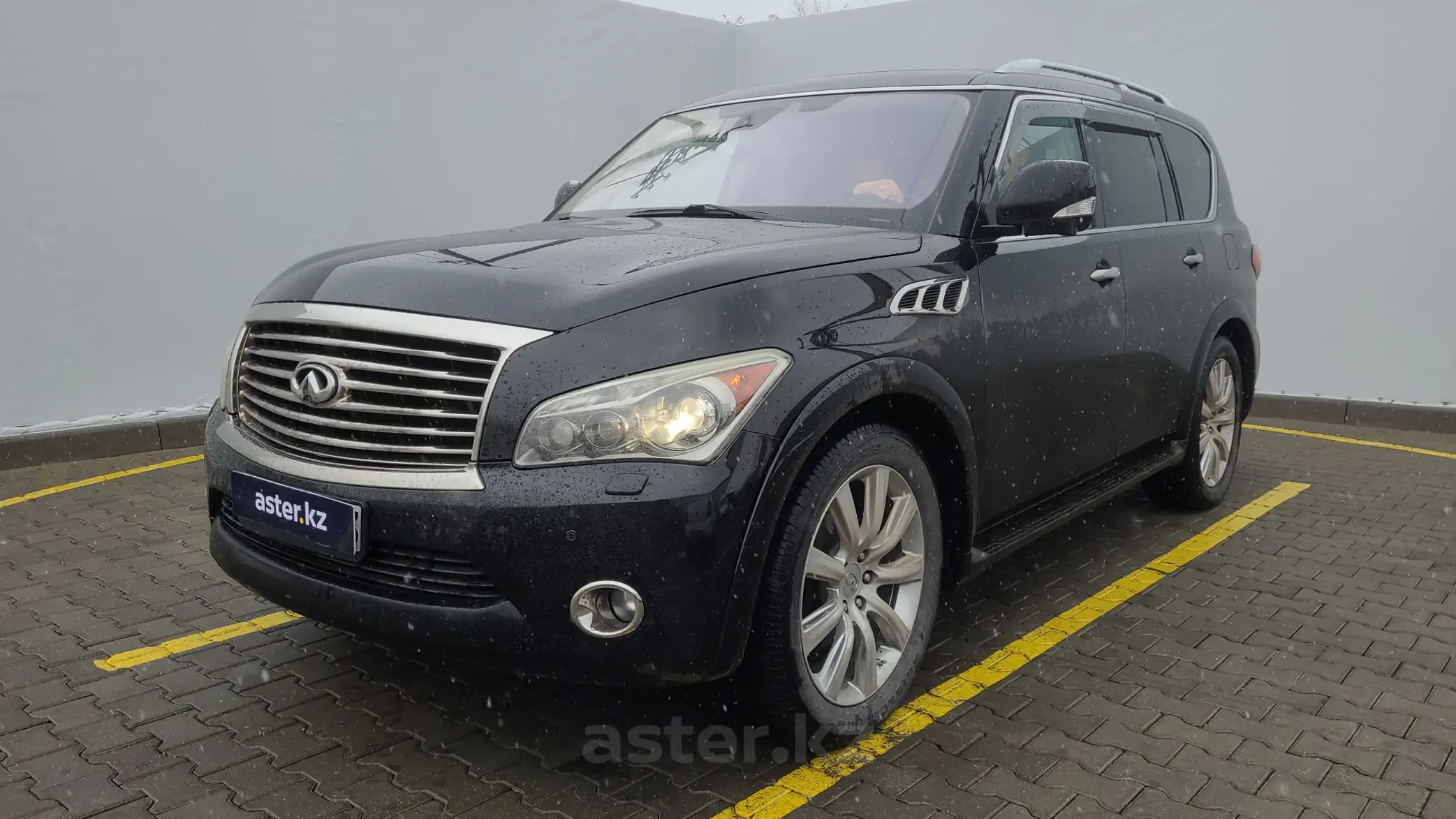 Infiniti QX56 2013