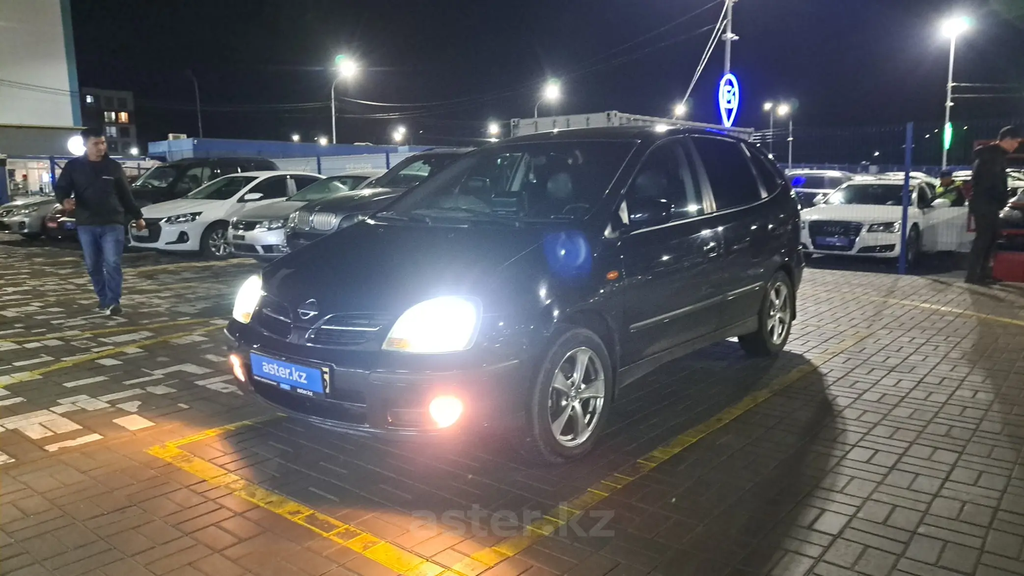 Nissan Almera Tino 2002