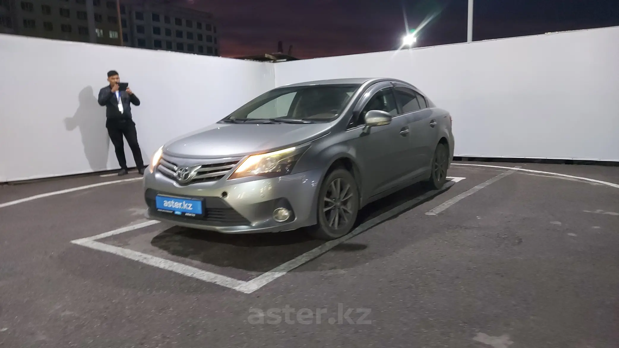 Toyota Avensis 2013