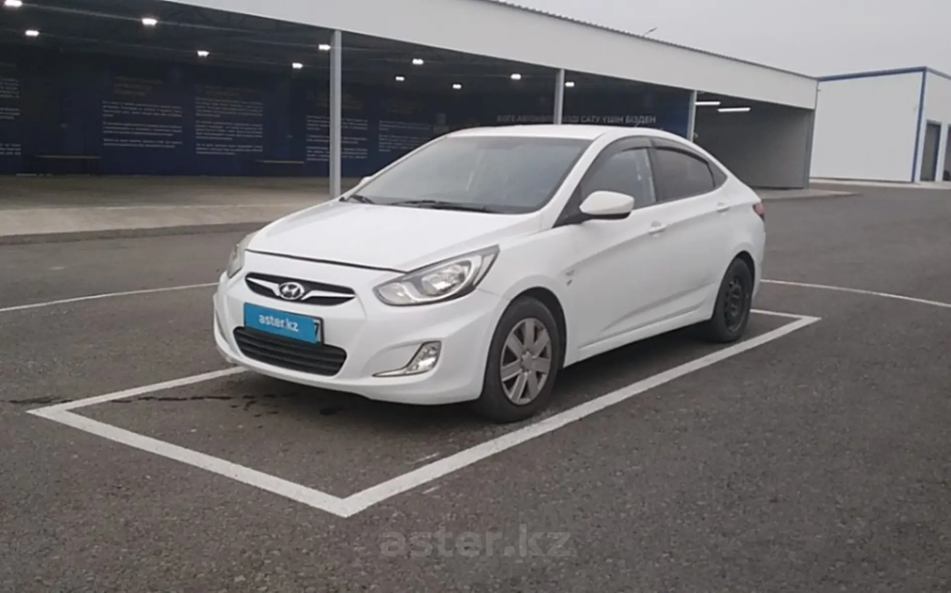 Hyundai Accent 2013