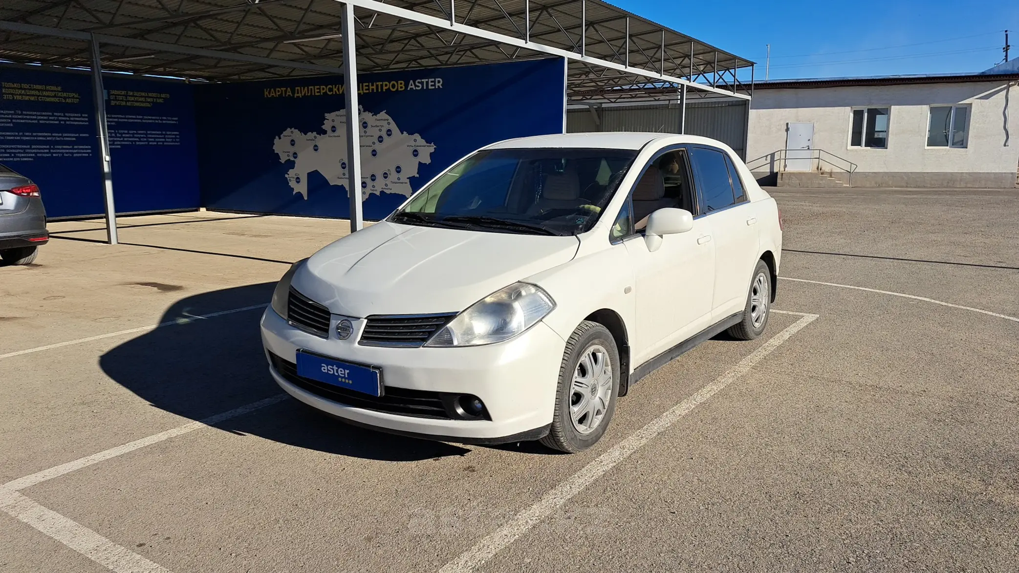 Nissan Tiida 2006