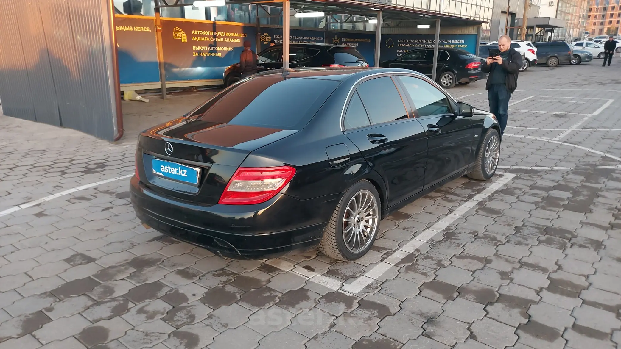 Купить Mercedes-Benz C-Класс 2009 года в Караганде, цена 5000000 тенге.  Продажа Mercedes-Benz C-Класс в Караганде - Aster.kz. №c947368