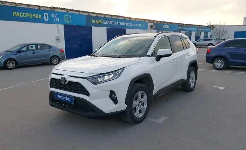 Toyota RAV4 2019 года за 14 000 000 тг. в Актау