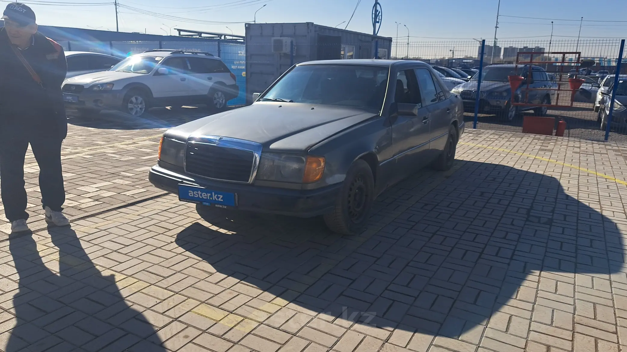 Mercedes-Benz W124 1990