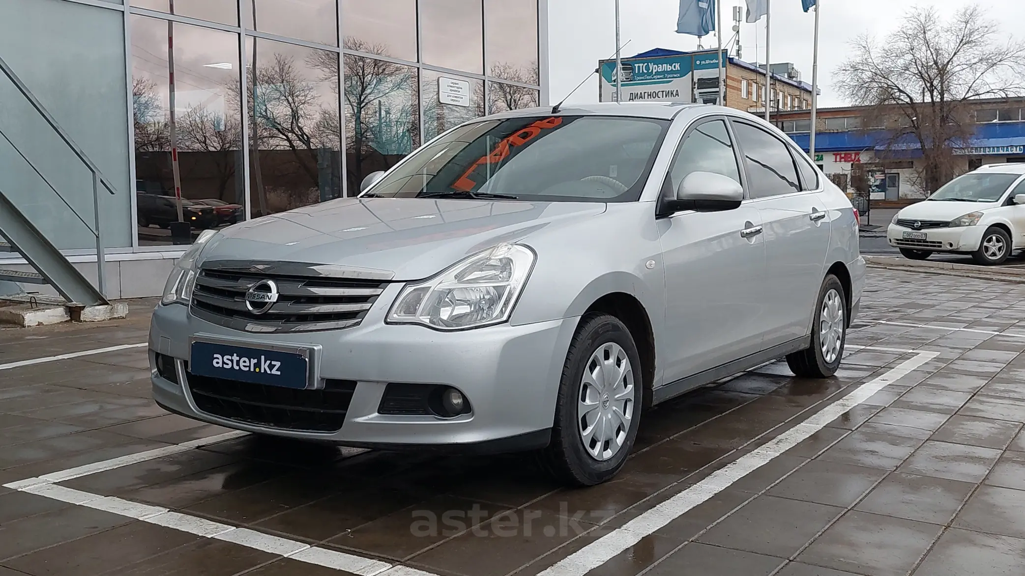 Nissan Almera 2015