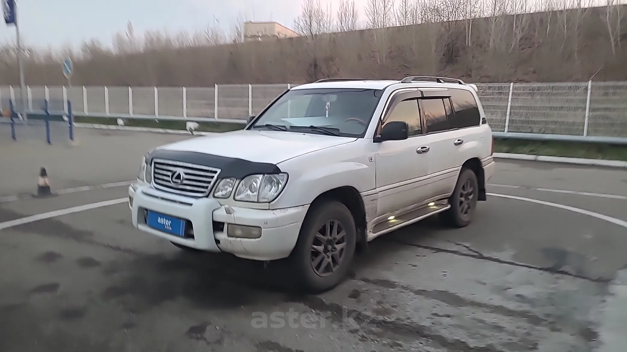 Lexus LX 2001