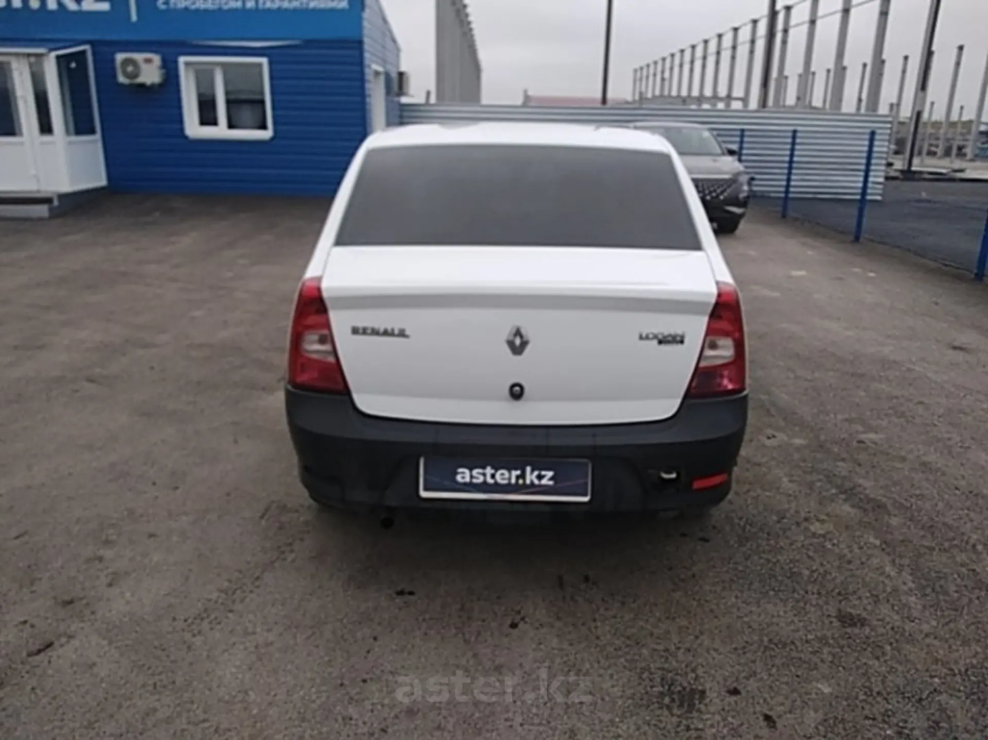 Купить Renault Logan 2014 года в Костанае, цена 2500000 тенге. Продажа  Renault Logan в Костанае - Aster.kz. №c953481