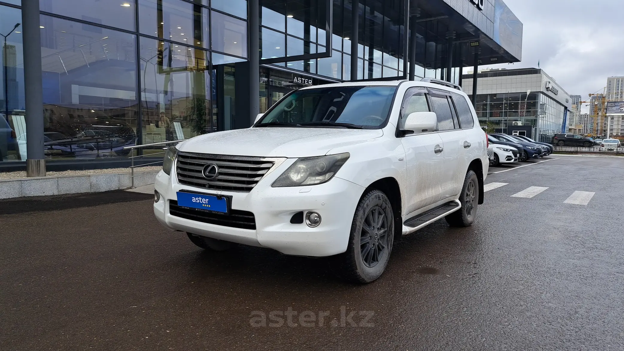 Lexus LX 2011