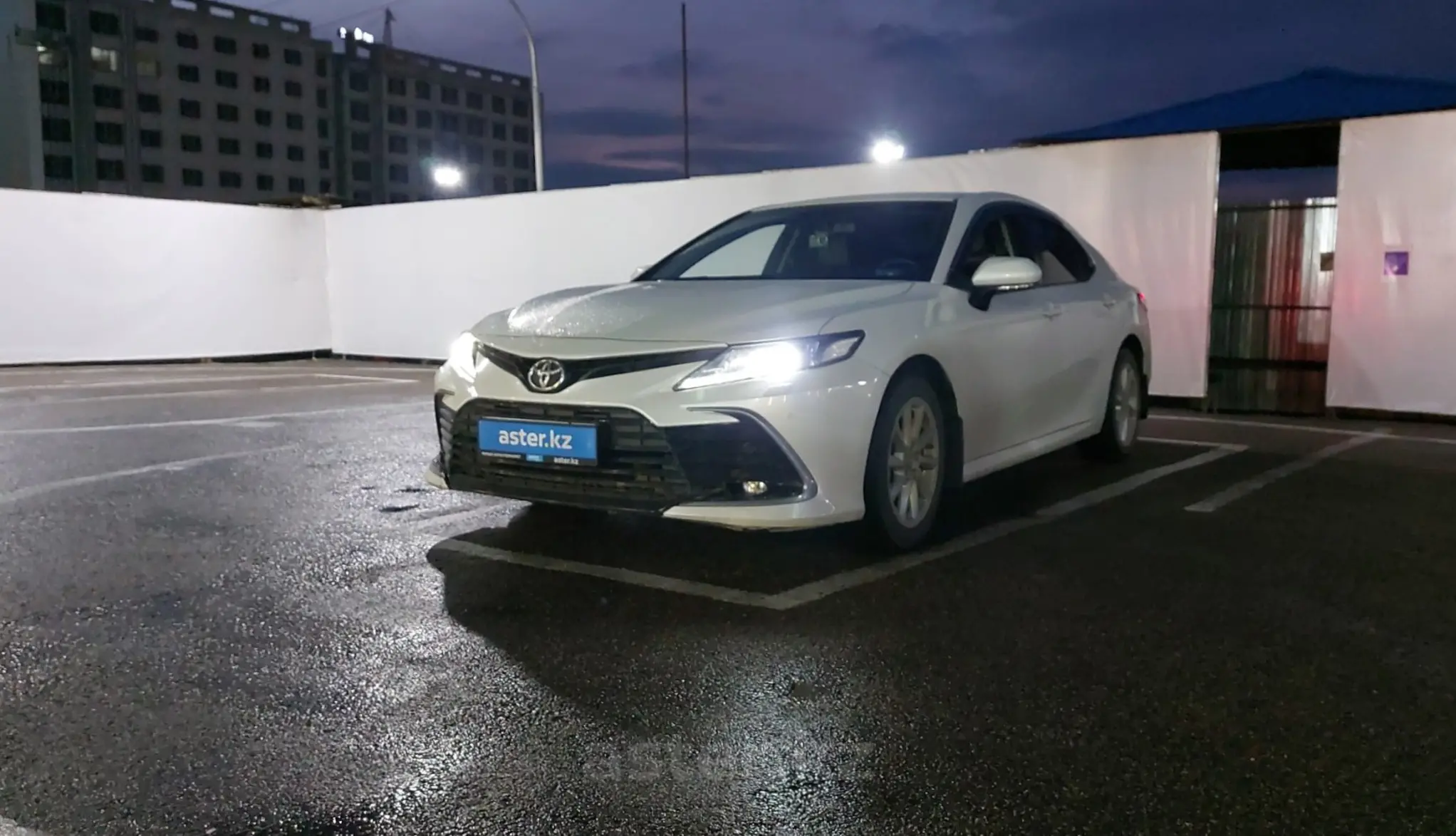 Toyota Camry 2021